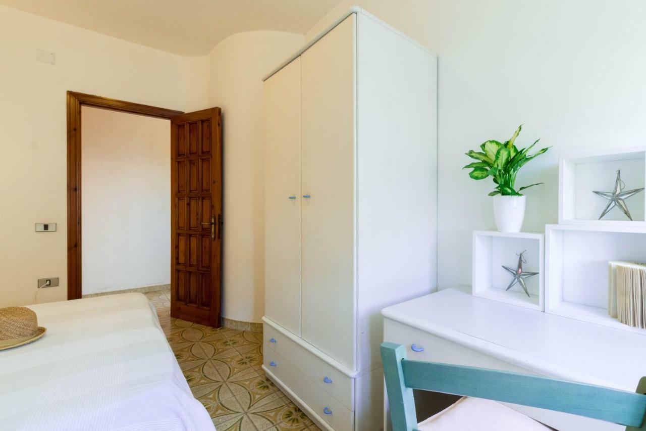 Spazioso Al Mare Con Giardino T0520 * Capoterra